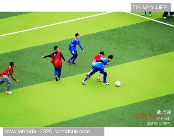 足球小子初中时代的成长与挑战在绿茵场上的拼搏与梦想